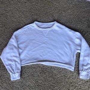White long sleeve crop top
